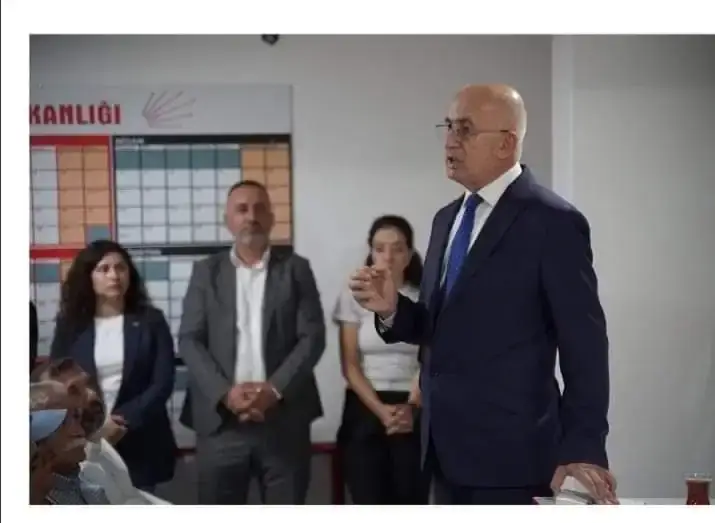 Ümit Erkol, CHP Ankara İl Başkanı seçildi CHP Ankara İl Kongresi'nde 340 oy alan Ümit Erkol yeni il başkanı oldu.