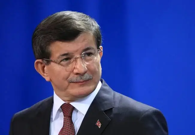 Ahmet Davutoğlu Aktif Siyaseti Bıraktı, Gelecek Partisi Feshedildi!