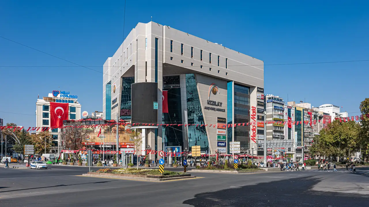 Ankaranın en kalabalık buluşma adresi olan Kızılay Avm kapandı .