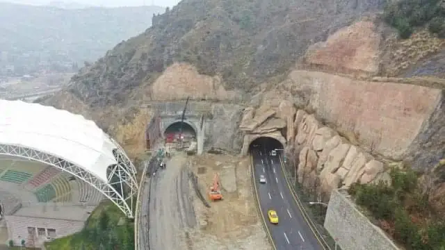 Kuzey Ankara giriş tünelleri revize edilerek hizmete açildi.