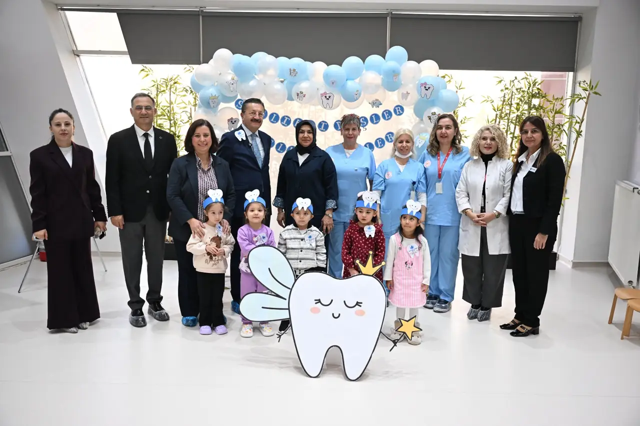 SAĞLIKLI DİŞLER, MUTLU GÜLÜŞLER