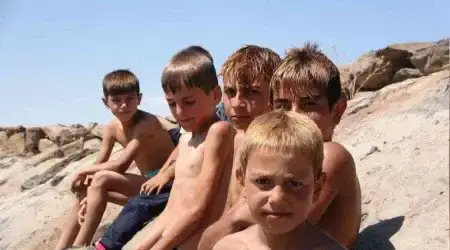 BURADA SUYA GİRENLERİN SAÇI SARIYA DÖNÜYOR.