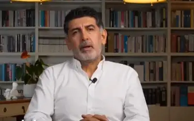 Gazeteci Gültekin Gezer gözaltına alındı.